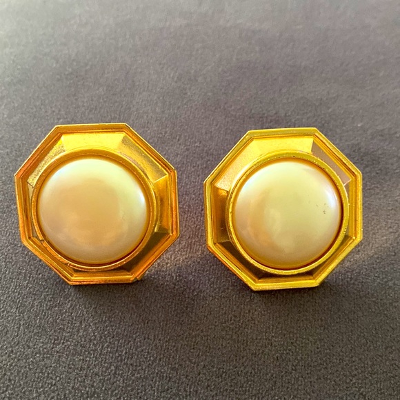 Authentic YSL gold plated pearl Earrings - Picture 5 of 6